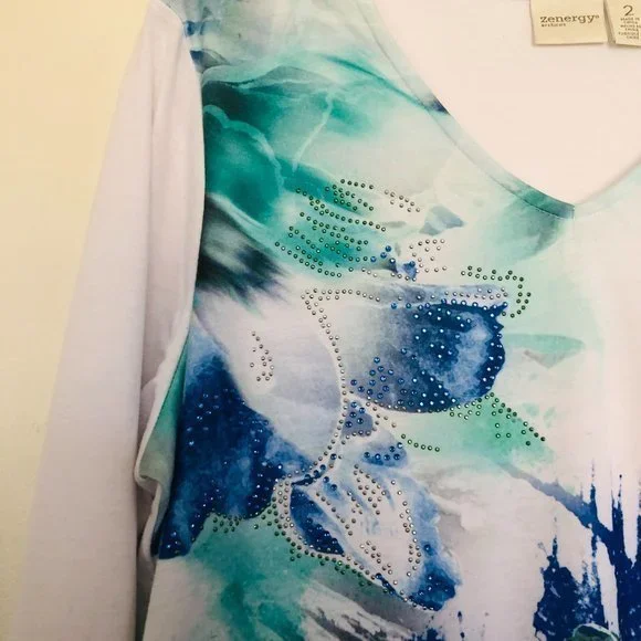 Chico's White Floral  V Neck Tee/Shirt- Size L - Picture 3 of 6